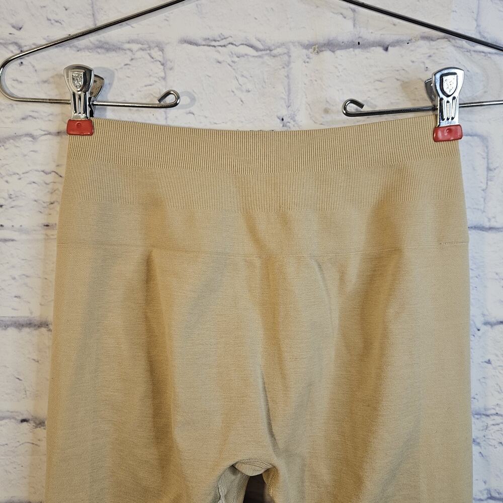 Alphalete Leggings Womens Medium Beige Seamless Ankle Yoga Gym Pants - Picture 2 of 6